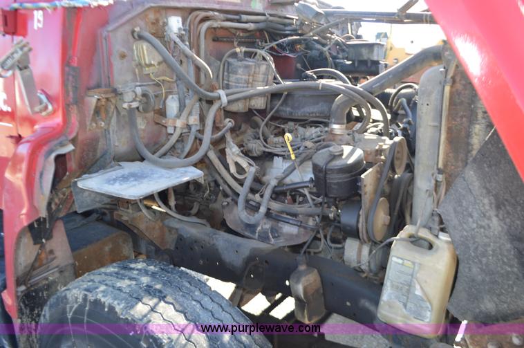 image for item L4636 1984 Ford F700 roofing conveyor truck