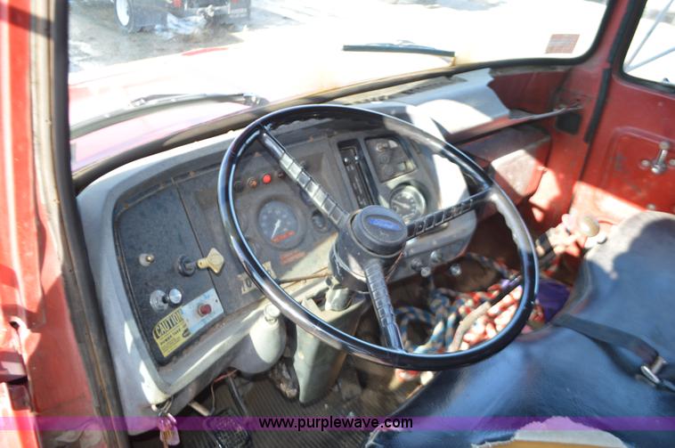 image for item L4636 1984 Ford F700 roofing conveyor truck