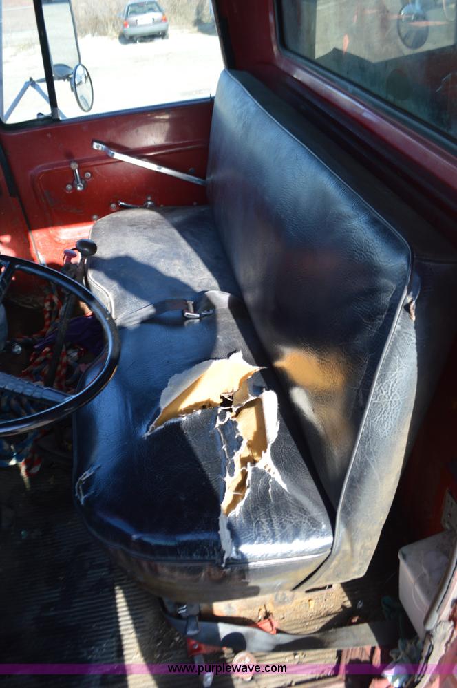 image for item L4636 1984 Ford F700 roofing conveyor truck