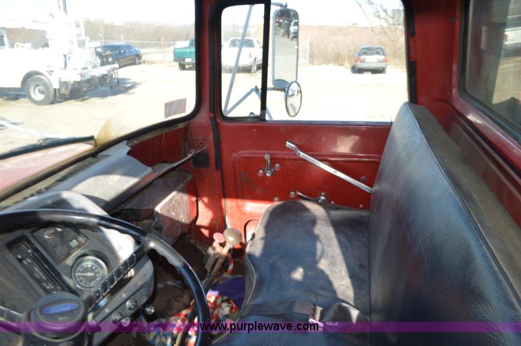 image for item L4636 1984 Ford F700 roofing conveyor truck