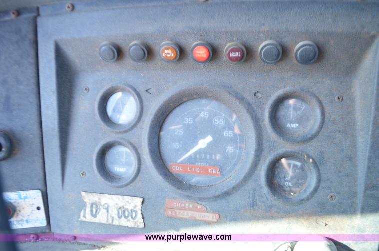 image for item L4636 1984 Ford F700 roofing conveyor truck