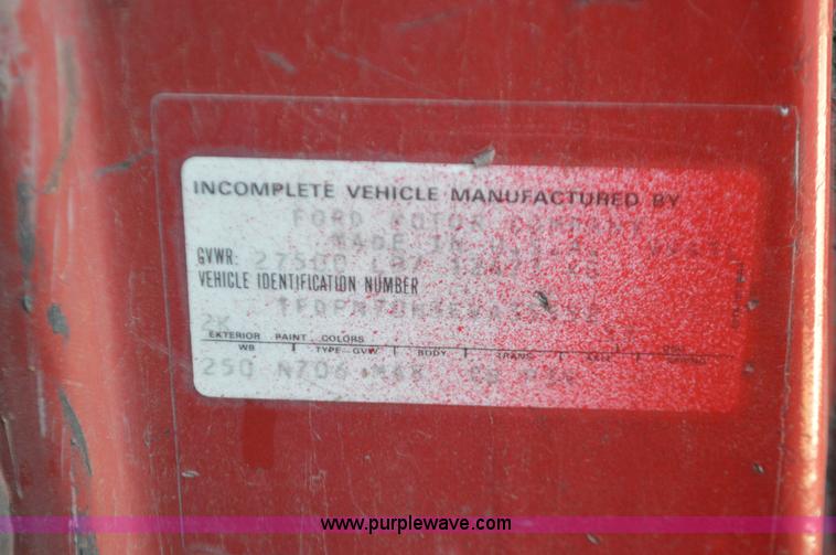 image for item L4636 1984 Ford F700 roofing conveyor truck