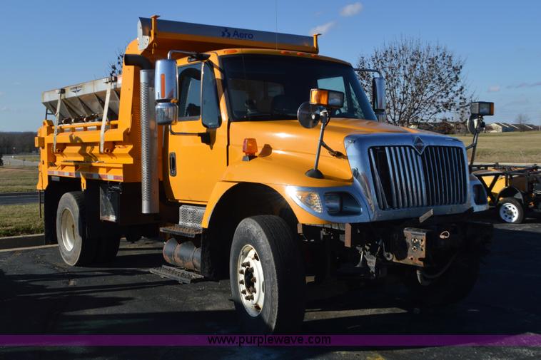 image for item L4650 2007 International 7400 dump truck