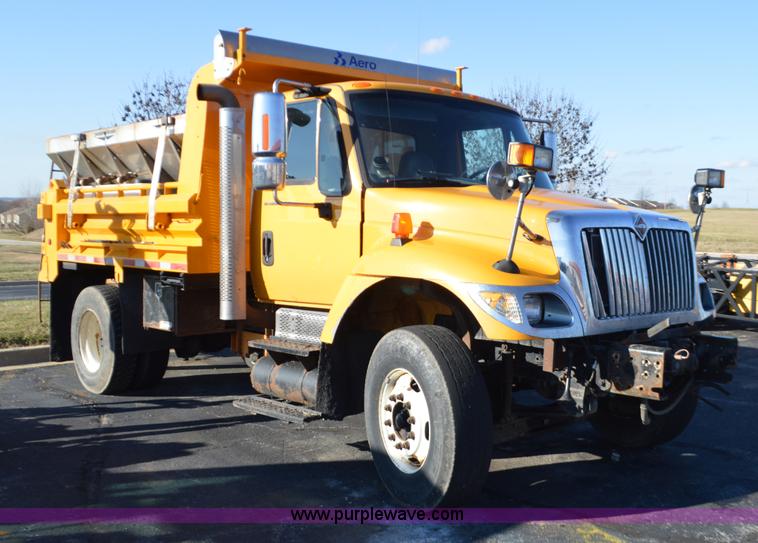 image for item L4650 2007 International 7400 dump truck
