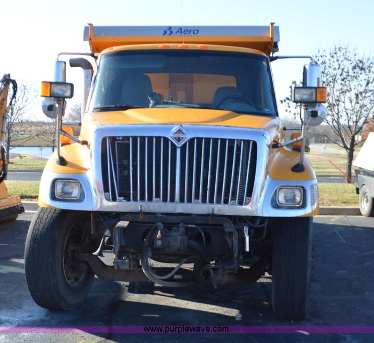 image for item L4650 2007 International 7400 dump truck