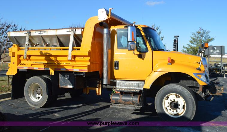 image for item L4650 2007 International 7400 dump truck