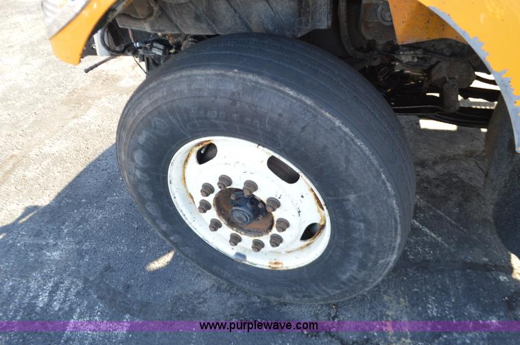 image for item L4650 2007 International 7400 dump truck