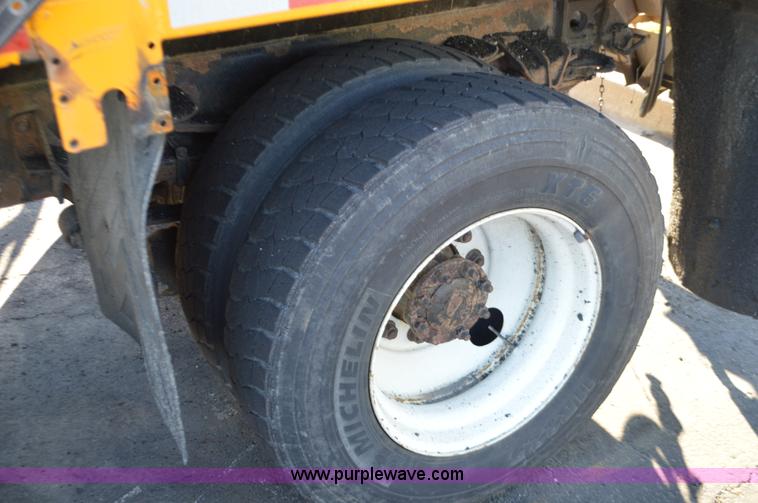 image for item L4650 2007 International 7400 dump truck