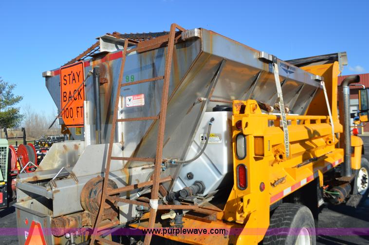 image for item L4650 2007 International 7400 dump truck