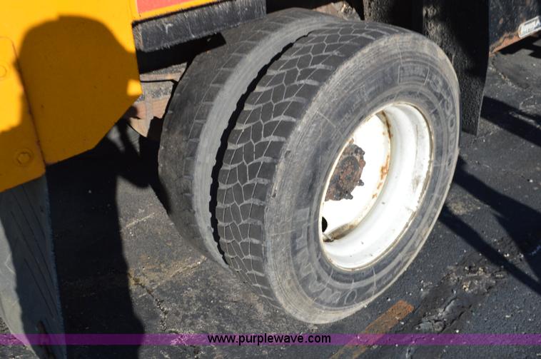 image for item L4650 2007 International 7400 dump truck