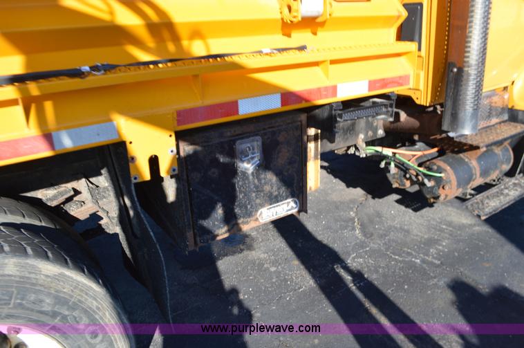 image for item L4650 2007 International 7400 dump truck