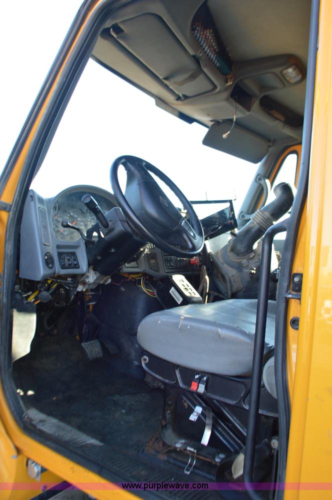 image for item L4650 2007 International 7400 dump truck