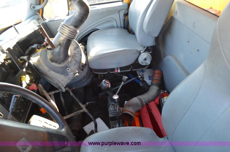 image for item L4650 2007 International 7400 dump truck