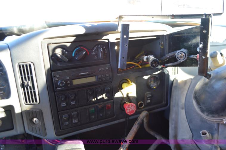 image for item L4650 2007 International 7400 dump truck