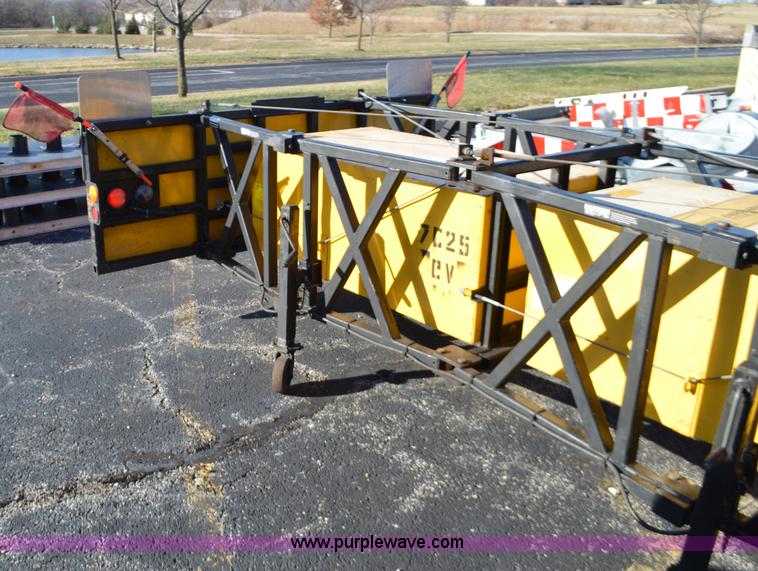 image for item L4652 Crash attenuator