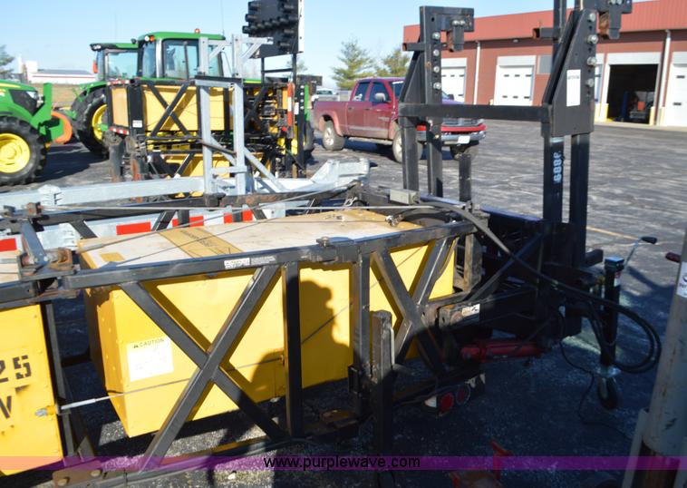 image for item L4652 Crash attenuator