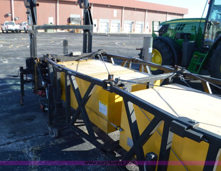 image for item L4652 Crash attenuator