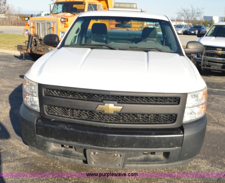image for item L4655 2008 Chevrolet Silverado 1500 pickup truck