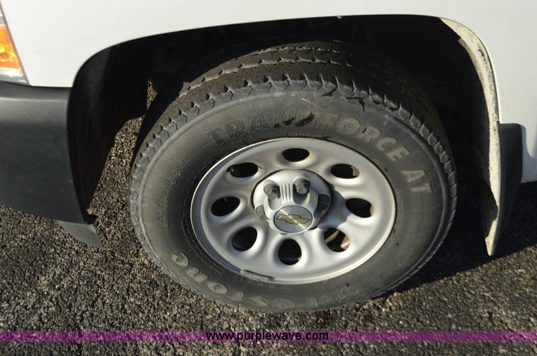 image for item L4655 2008 Chevrolet Silverado 1500 pickup truck