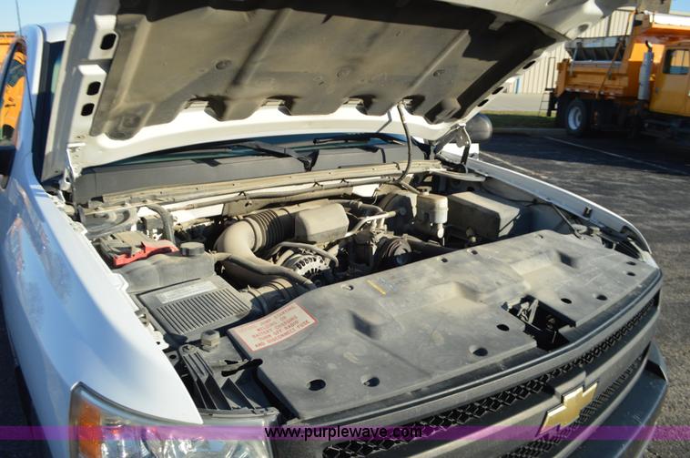 image for item L4655 2008 Chevrolet Silverado 1500 pickup truck