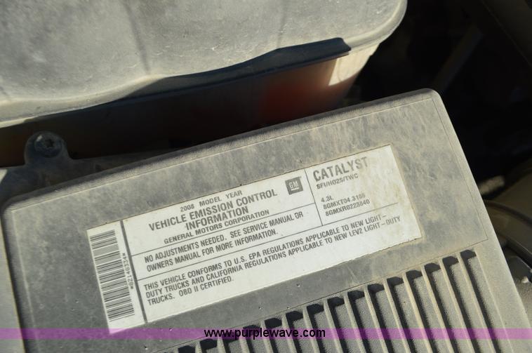 image for item L4655 2008 Chevrolet Silverado 1500 pickup truck