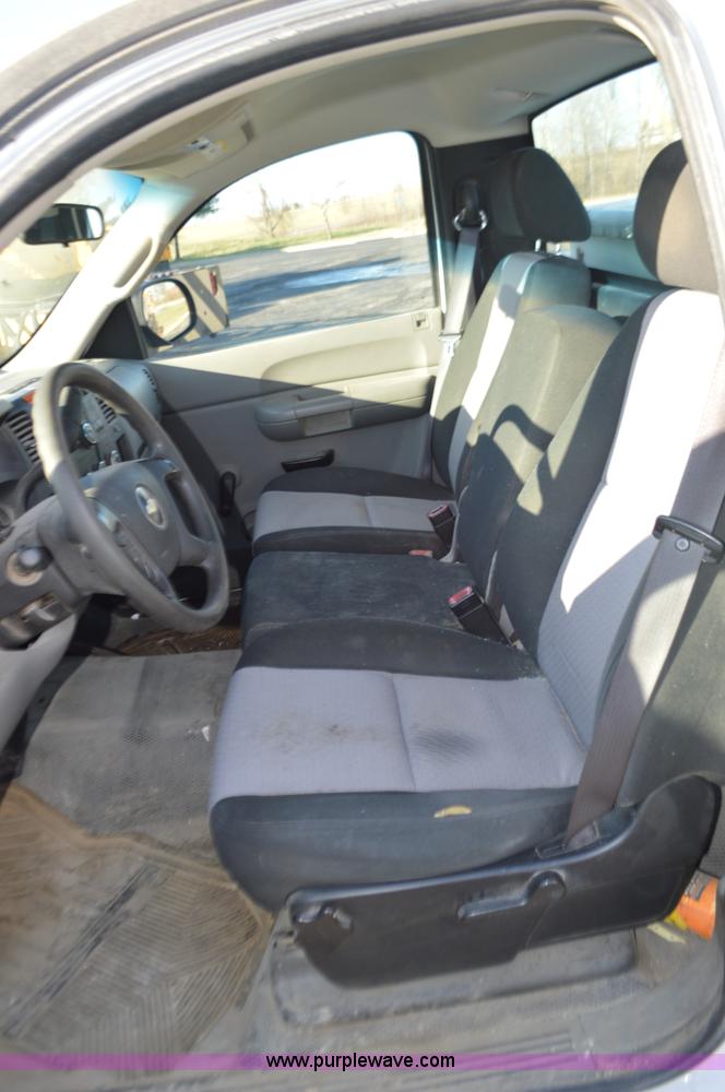 image for item L4655 2008 Chevrolet Silverado 1500 pickup truck