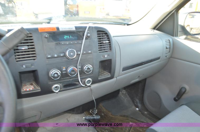 image for item L4655 2008 Chevrolet Silverado 1500 pickup truck