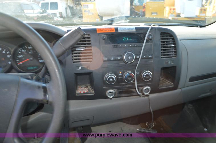 image for item L4655 2008 Chevrolet Silverado 1500 pickup truck