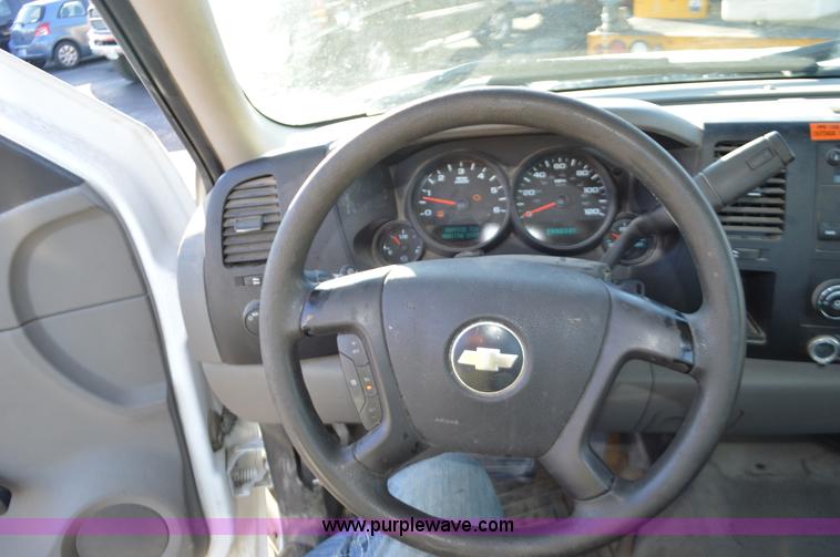 image for item L4655 2008 Chevrolet Silverado 1500 pickup truck