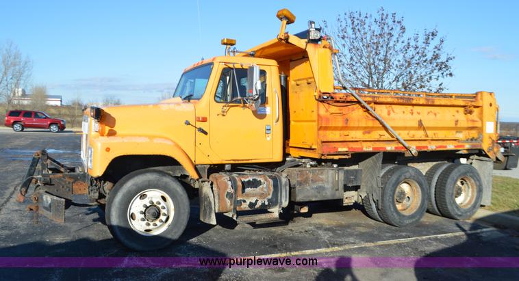image for item L4656 2002 International F2554 dump truck