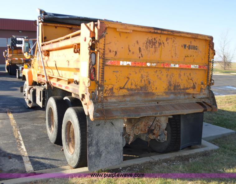 image for item L4656 2002 International F2554 dump truck