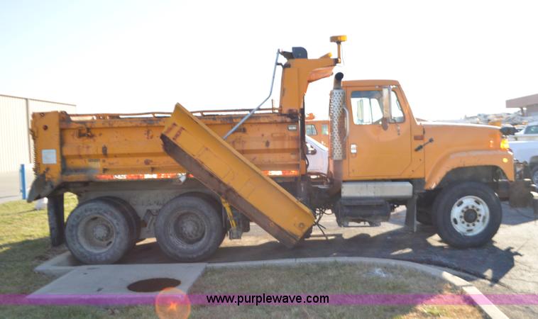 image for item L4656 2002 International F2554 dump truck