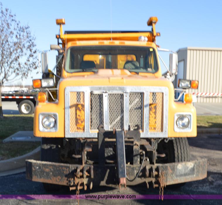 image for item L4656 2002 International F2554 dump truck
