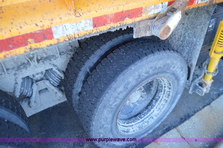 image for item L4656 2002 International F2554 dump truck