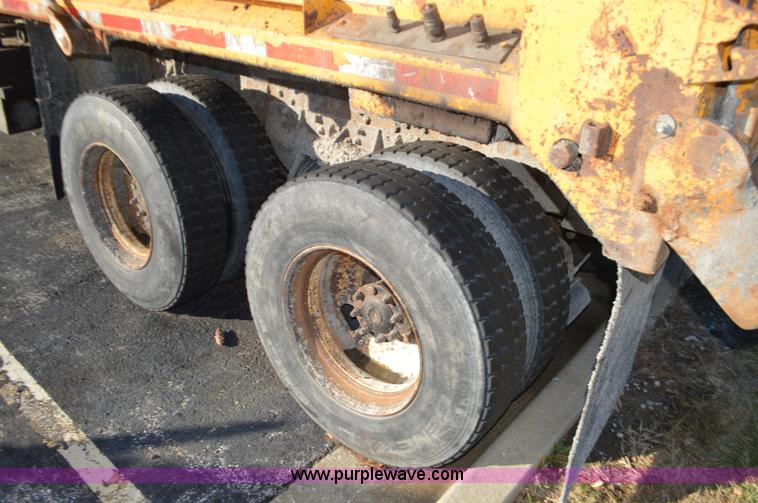 image for item L4656 2002 International F2554 dump truck