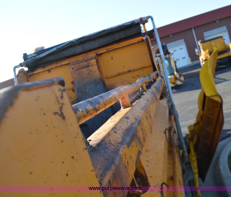 image for item L4656 2002 International F2554 dump truck