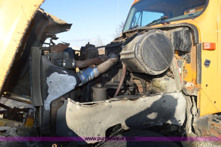 image for item L4656 2002 International F2554 dump truck