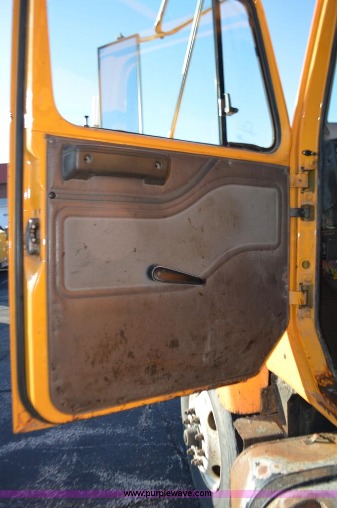 image for item L4656 2002 International F2554 dump truck