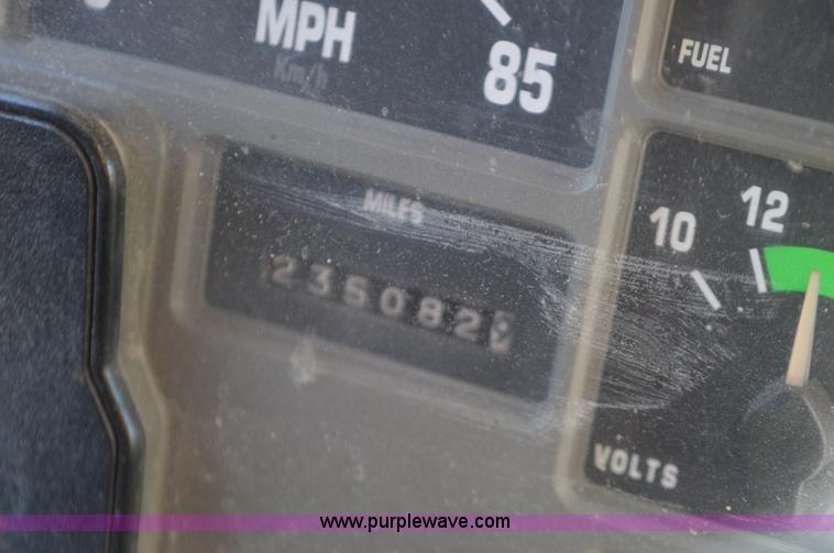 image for item L4656 2002 International F2554 dump truck