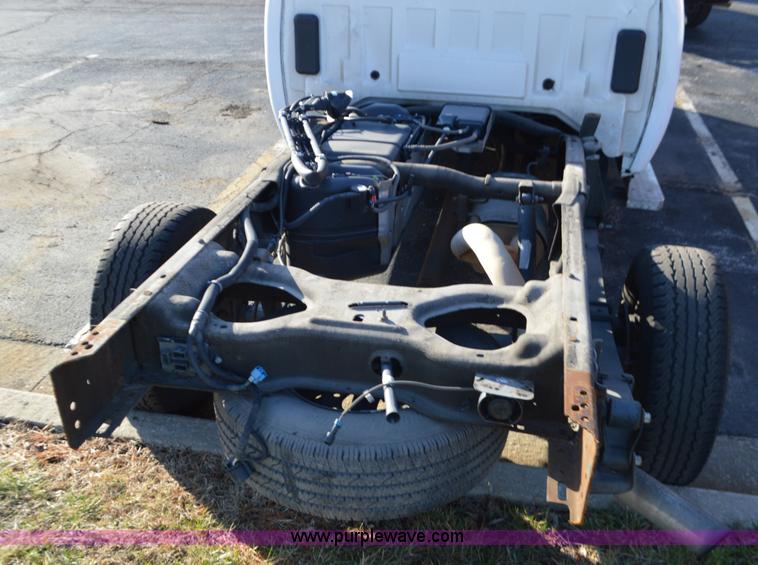 image for item L4657 2009 Chevrolet Silverado 2500HD Crew Cab pickup truck cab and chassis