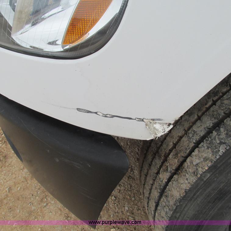 image for item L5311 2007 Freightliner Business Class M2 straight truck cab and chassis