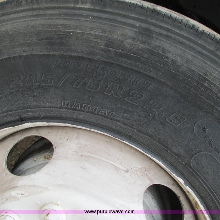 image for item L5311 2007 Freightliner Business Class M2 straight truck cab and chassis