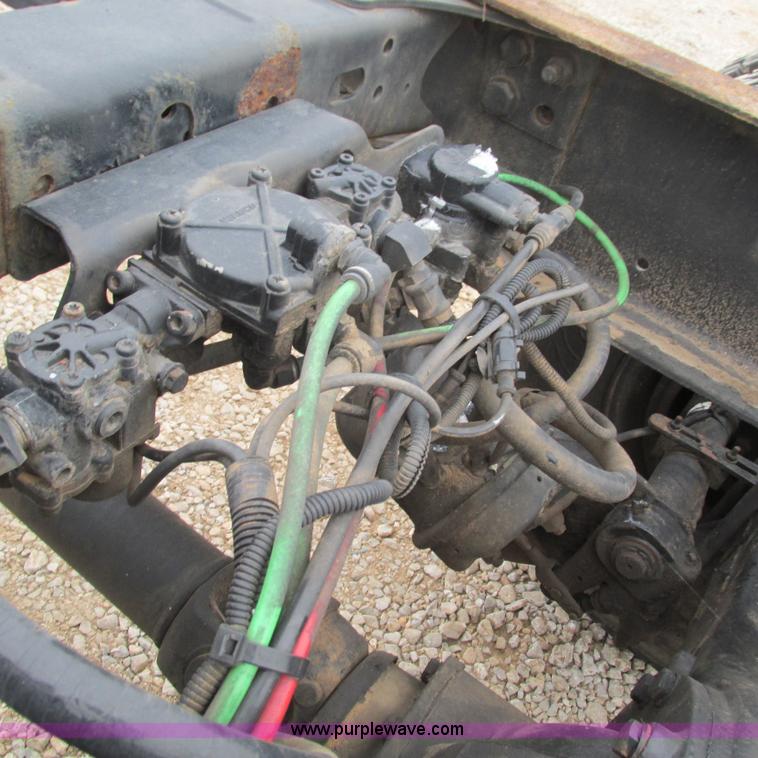 image for item L5311 2007 Freightliner Business Class M2 straight truck cab and chassis