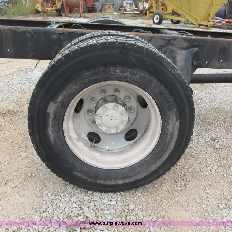 image for item L5311 2007 Freightliner Business Class M2 straight truck cab and chassis