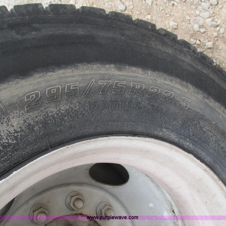 image for item L5311 2007 Freightliner Business Class M2 straight truck cab and chassis