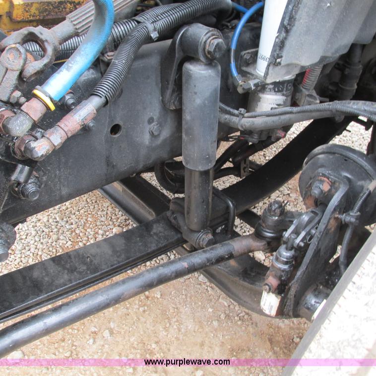 image for item L5311 2007 Freightliner Business Class M2 straight truck cab and chassis