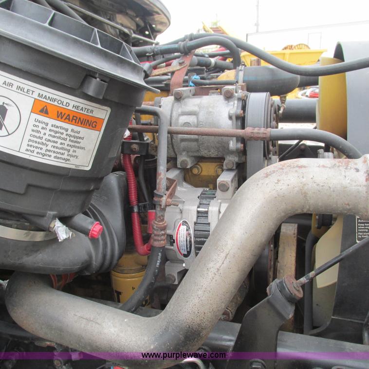 image for item L5311 2007 Freightliner Business Class M2 straight truck cab and chassis