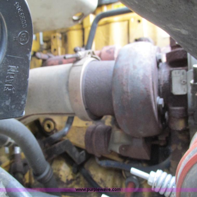 image for item L5311 2007 Freightliner Business Class M2 straight truck cab and chassis