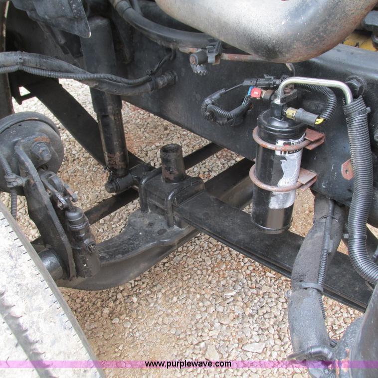 image for item L5311 2007 Freightliner Business Class M2 straight truck cab and chassis