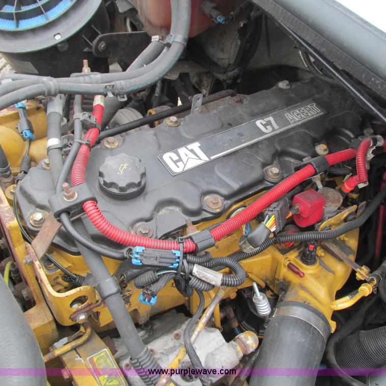 image for item L5311 2007 Freightliner Business Class M2 straight truck cab and chassis